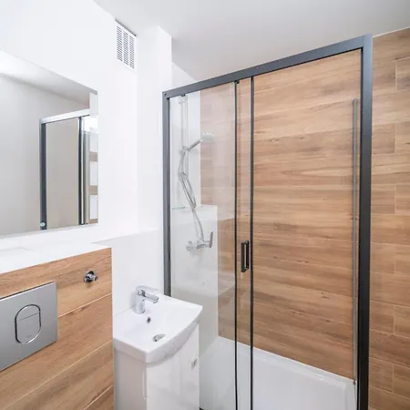 In The Center Of アパート